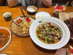 -老滇山寨•云南特色菜•地方菜•民族风情歌舞表演(金碧店)