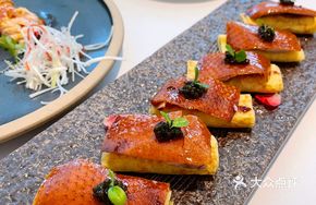 Caviar Peking Duck Slices