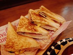 比基尼黑松露火腿三明治-tapas by dos cielos西班牙餐厅(重庆光环购物公园店)