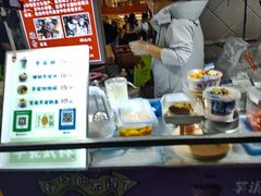 -吴山路夜市
