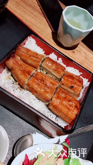 双层鳗鱼饭定食