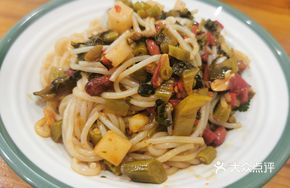 Sour Cabbage and Pork Noodles