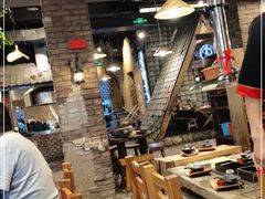 大堂-破瓦寒窑·地摊烤羊排