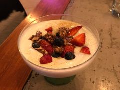 野莓核桃蜂蜜希腊酸奶-The Rug Cafe(王府中环店)