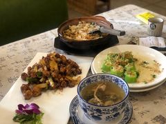 石斛鲜人参炖竹丝鸡-朕悦鹧鸪饭私房菜