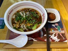-呷佬·长沙手工米粉(金沙江路店)