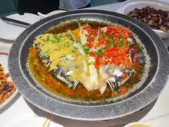 -阿瓦山寨·湘菜现炒·剁椒鱼头王(咸阳总店)