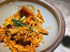 敲糖棒棒鸡-辛香汇·现炒川菜(淮海路百盛店)