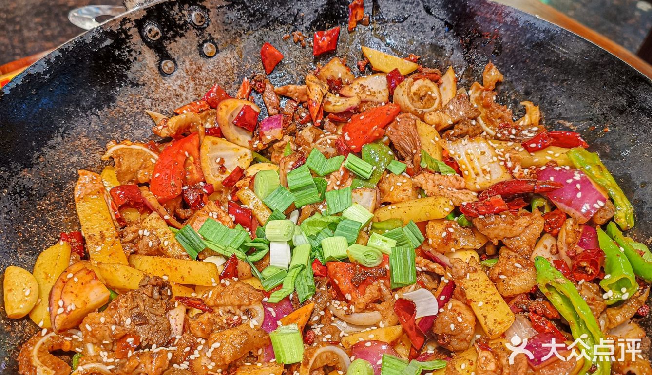 张家界特色三下锅,属实是有些费饭