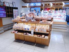 面包甜点陈列柜-西村叔叔的店·面包·甜品·蛋糕(崂山丽达店)