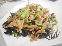 -何适山庄 ·可团建(水长城P2停车场店)