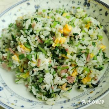 昨天米饭，咸肉小几片、鸡毛菜或油菜，看人家莴笋叶子焯