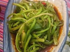 -香巴拉云南餐厅(华莱坞店)