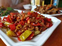 -临江餐馆二楼美食部落