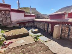 -比如骷髅墙景区