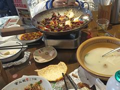 -富正毅三下锅·湘西韵味(天门山索道店)