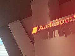 -上海永达奥诚奥迪4S店(申江路店)