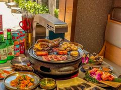 -围炉肉舍•炭烤活鳗•丹东海鲜烤肉(步行街店)