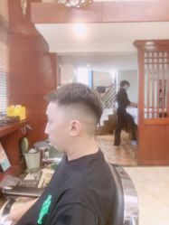 -尼特斯男士发型馆
