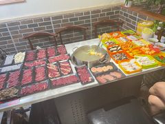 -潮牛宴·鲜牛肉自助火锅烤肉(龙岩新罗万达店)
