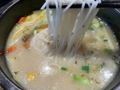 招牌鸡汤米线-过桥缘·过桥米线(大华虎城嘉年华店)