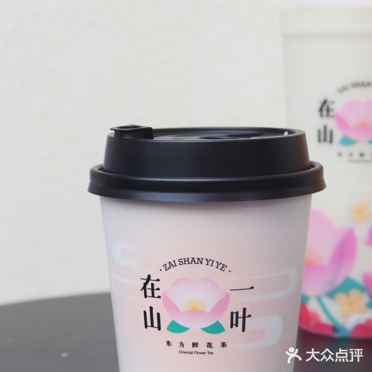 昆明｜这个夏天粉嫩奶茶店·鲜花茶饮