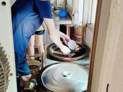 -老字号眼镜子煎包汤包店