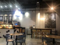 大堂-HELLO 27 意面·沙拉·帕尼尼