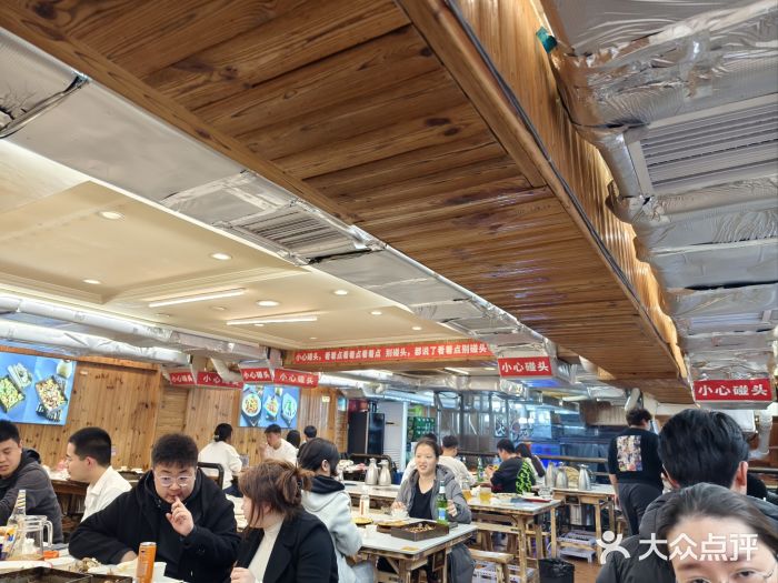 老东镇啤酒屋海鲜加工·蒸汽海鲜·海鲜烧烤(台东店)图片