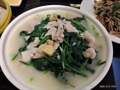 -皇城根·烤鸭·鱼头·家常菜(欧亚大观乐活城店)