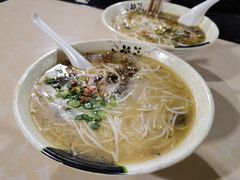 -正宗李家土鸡米线店