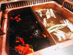 麻辣·养生鸳鸯锅-老牌坊云南鱼豆花火锅(爱建店)