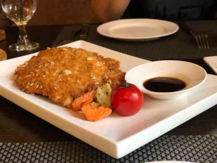 换换口味吧,天津的老字号西餐厅也是非常多滴,起士林和成桂