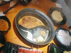 -呷哺呷哺(普陀乐购真北店)