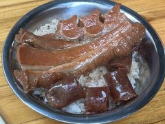 -梁阿婆廿年老牌扣肉糯米饭