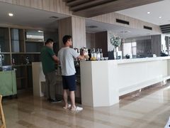 -西安大雁塔科技大学地铁站亚朵酒店