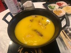 -鲜入围煮花胶鸡海鲜火锅