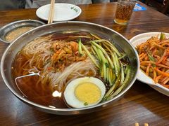 -韩风烤牛肉冷面店