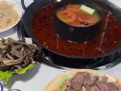 -乡土特色.冷锅鱼.牦牛肉汤锅