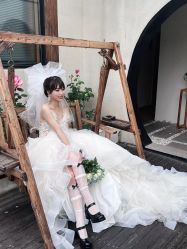 -莫小姐婚纱
