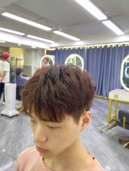 -IU潮牌·SALON