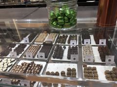 -VENCHI 闻绮(上海佛罗伦萨小镇店)