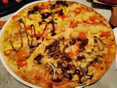 大宴金作巨大的比萨薄饼四合一-必胜客(城西银泰店)