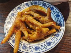 -爆炸头阿姨小四川正宗川味小吃(无任何分店)