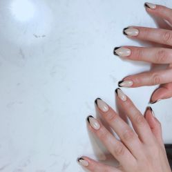 -Pink You美甲洗眉纹绣定制中心