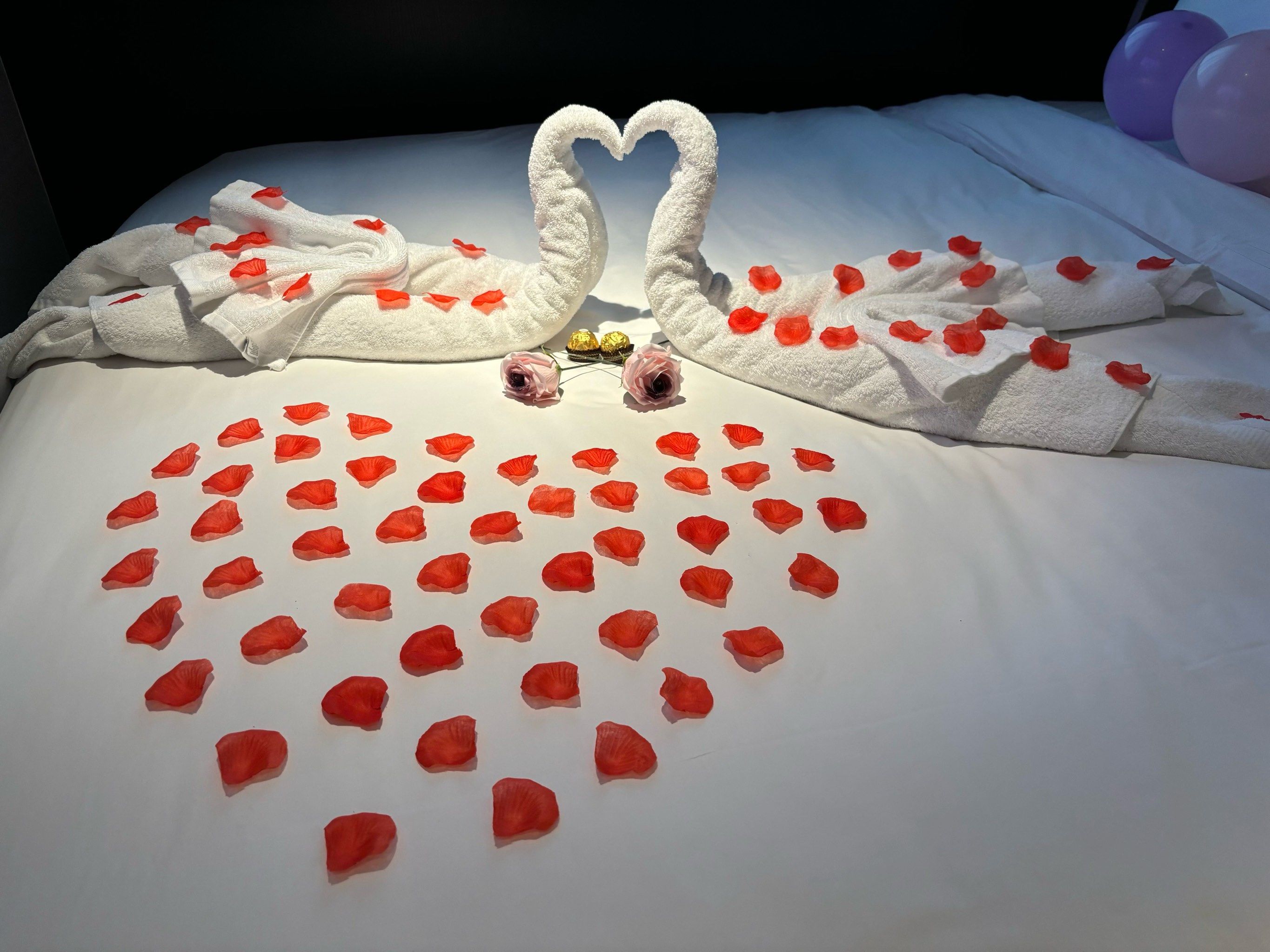 七夕浪漫限购
房型:欢逸大床房
客房布置 费列罗巧克力 自助早餐