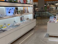 -J-Optical佳视明眼镜·蔡司视觉(青岛金茂览秀城店)