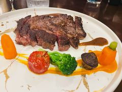 澳洲和牛西冷牛排（M6）-Golden Lily河内巴黎法越料理餐厅(建国西路店)