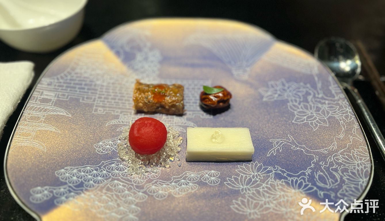 春日里，安安静静享受一顿美食