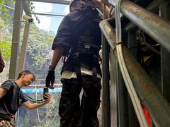 -贵阳猴耳天坑·极限酷玩公园